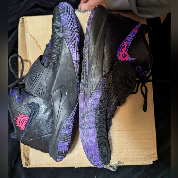 Nike Kyrie Irving fly trap Fierce Purple basketball size 11.5 black purple - Picture 3 of 15